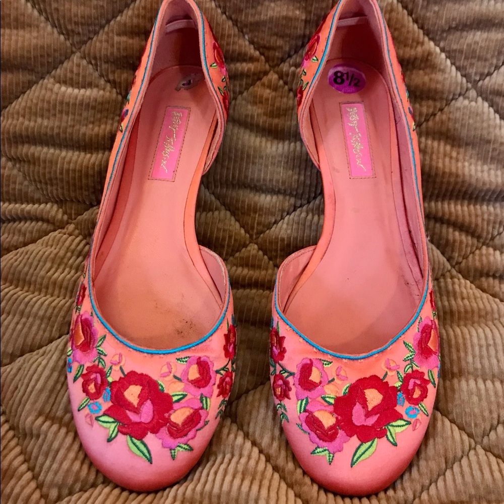 BETSEY JOHNSON PINK FLORAL FLATS - SIZE 8 1/2